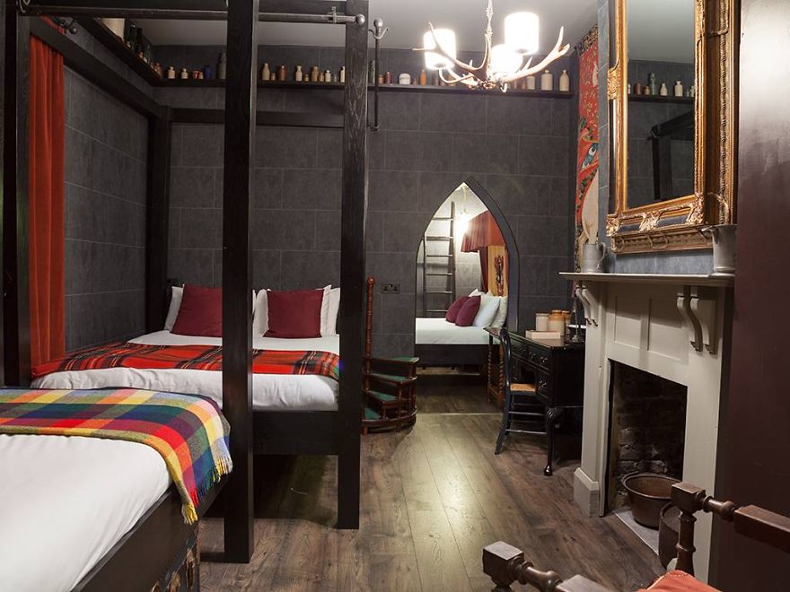 Harry-Potter-Themed-Hotel-Rooms-__880