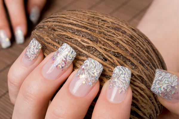 Glitter-French-Tip-Nails spirals
