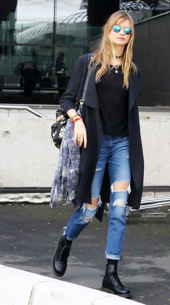 CHIC RIPPED JEANS
