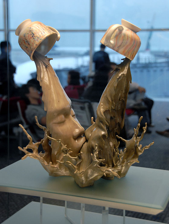 Coffee Kiss Sculptures by Johnson Tsang