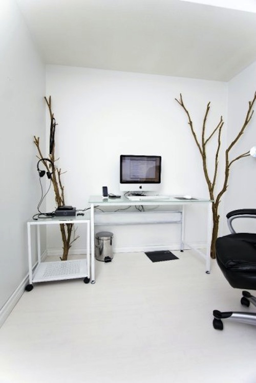 Stunning-White-Workspace-for-Computer